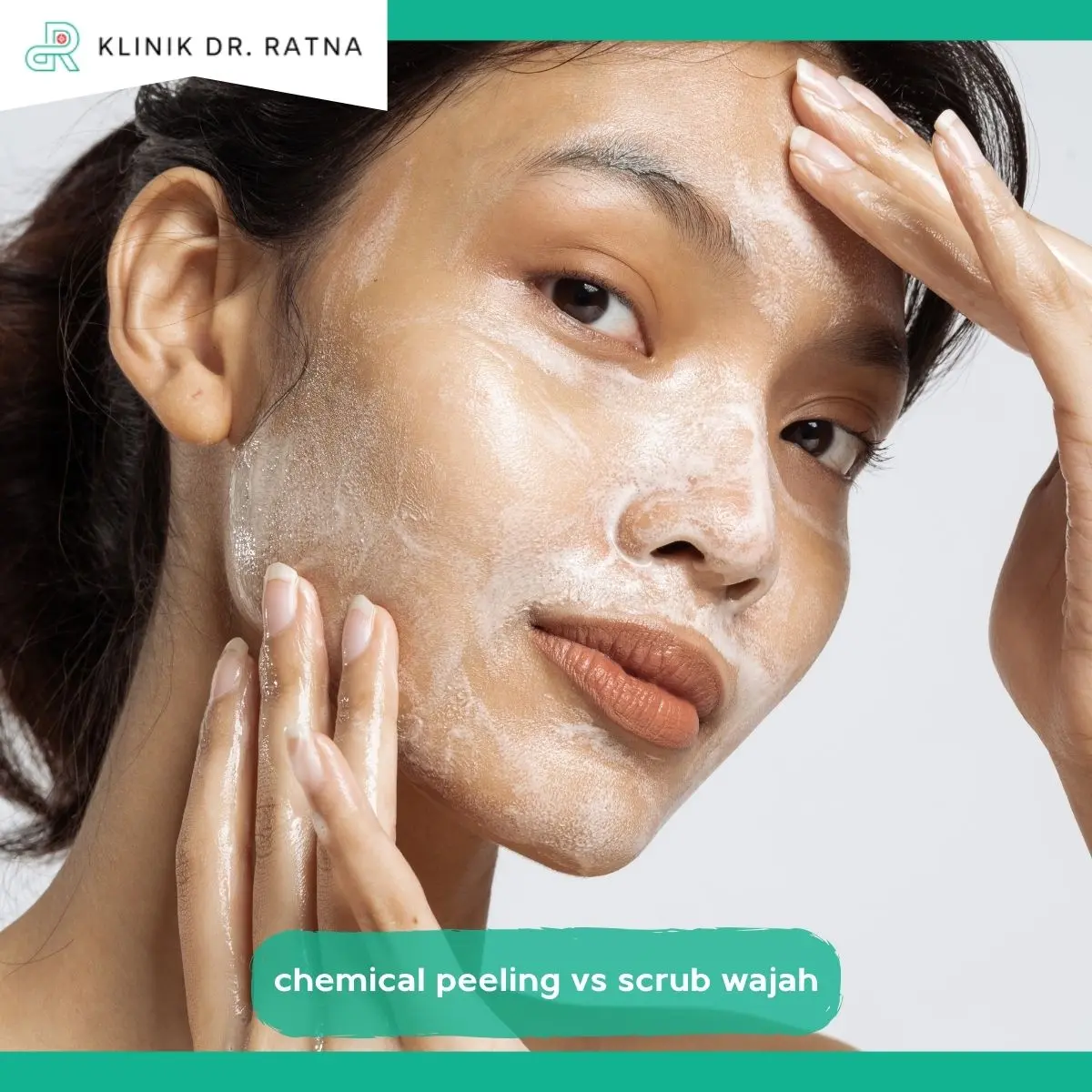 Apa Perbedaan Chemical Peeling dan Scrub Wajah?